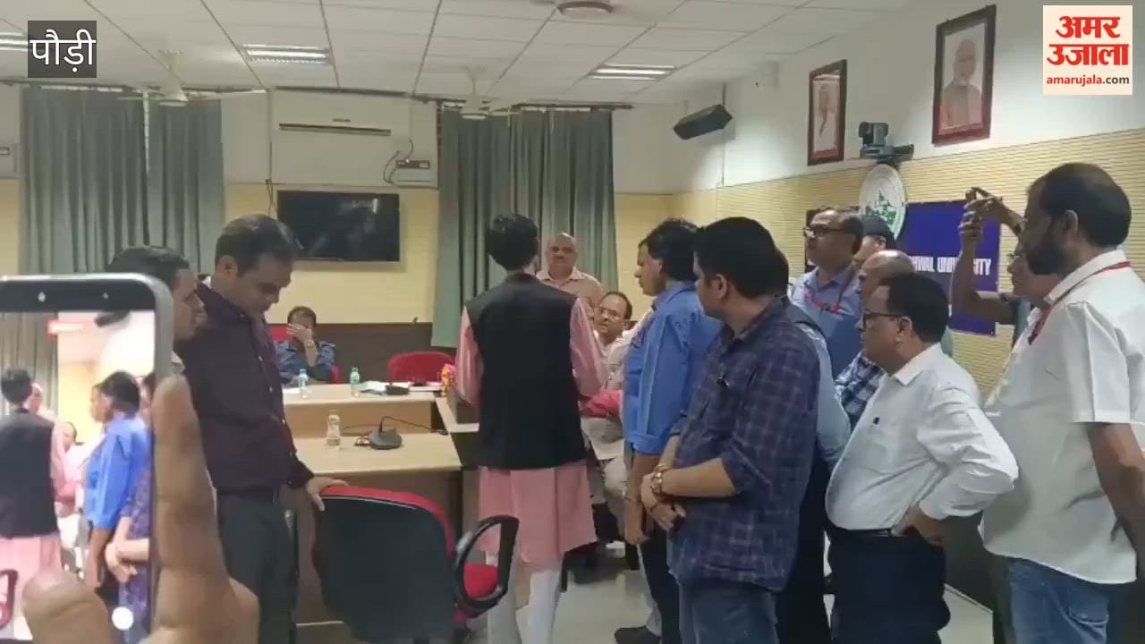 Pauri:Garhwal University students protest at the Vice-Chancellor's office over their demands
