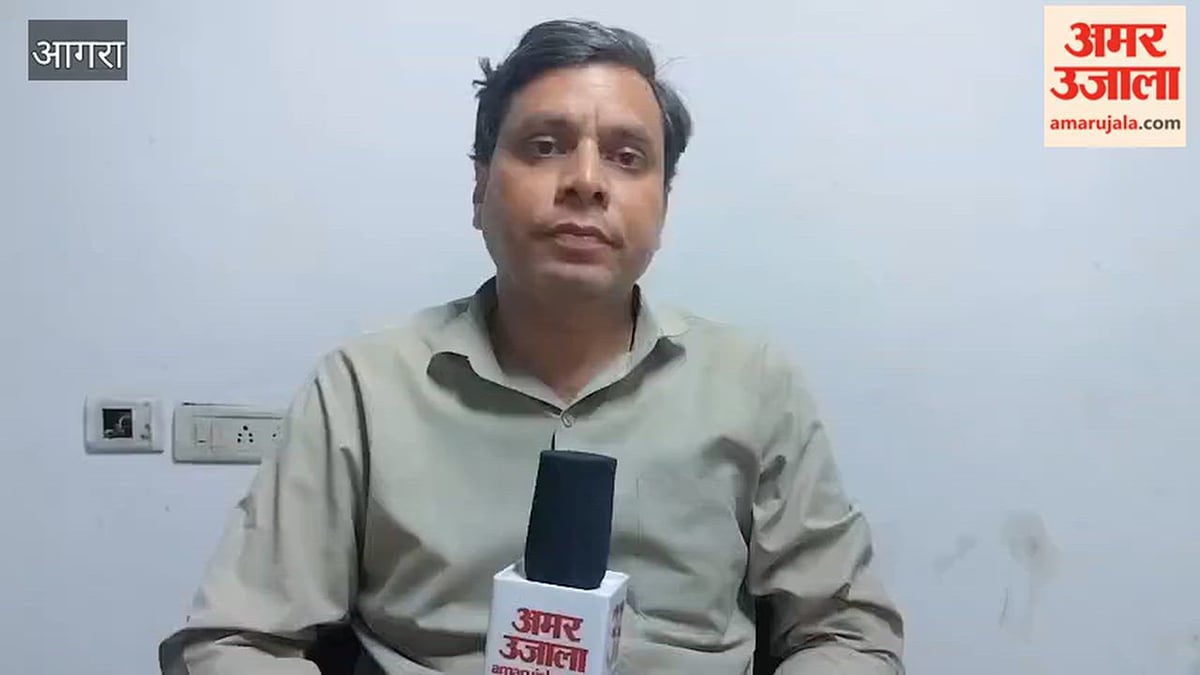 VIDEO:  पुलिसकर्मी मोबाइल में व्यस्त, जाम में फंसी जनता