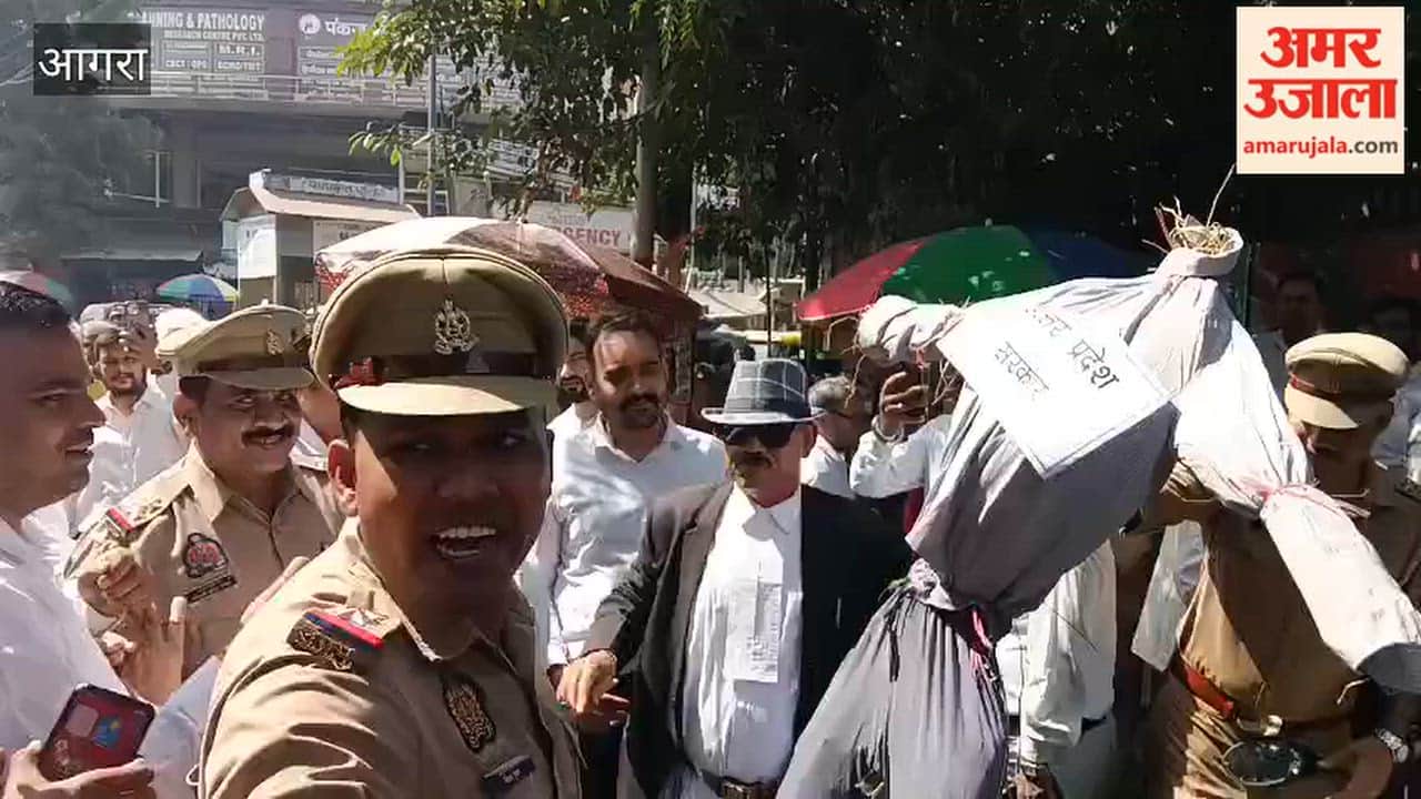 Lawyers Protest in Agra Demanding High Court Bench and Advocate Protection Act