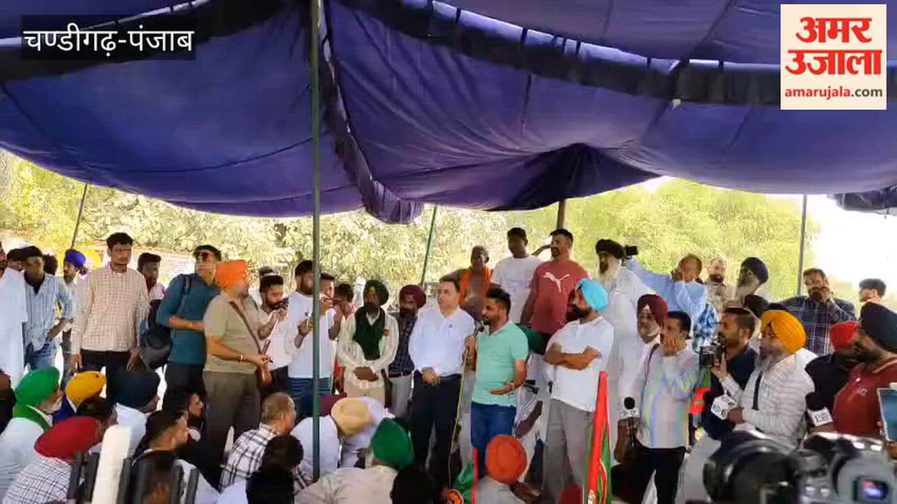 Firozpur farmers unions and social organizations staged protest against Punjab government and FDA Commissioner