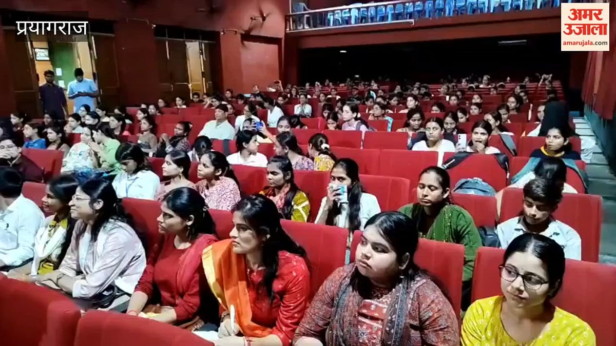 राष्ट्रीय कवि सम्मेलन में जुटे साहित्यकारों ने अपनी रचनाओं से लोगों को किया मंत्रमुग्ध