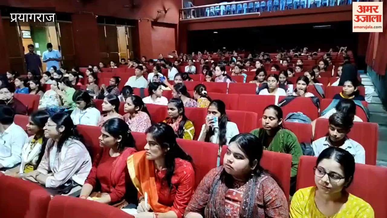 Literary figures gathered at the national poets meet mesmerized the audience with their compositions.