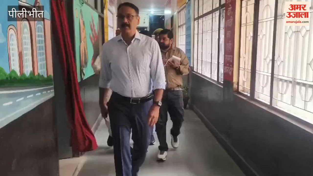 DM conducted a surprise inspection of Vikas Bhawan