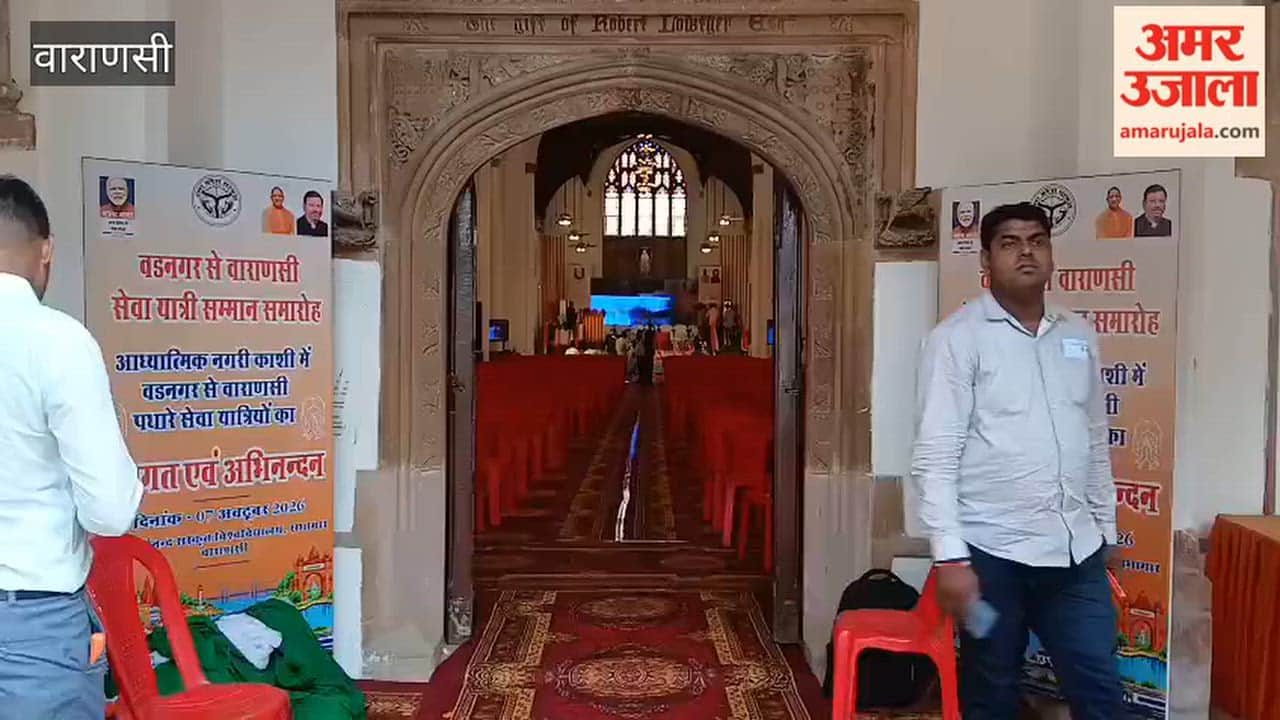 500 bikers arriving in Kashi from Vadnagar receive grand welcome