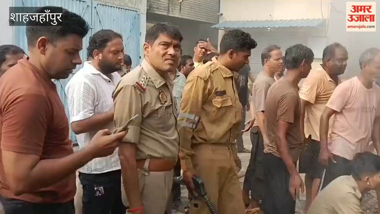 Massive fire at grocery store in Shahjahanpur