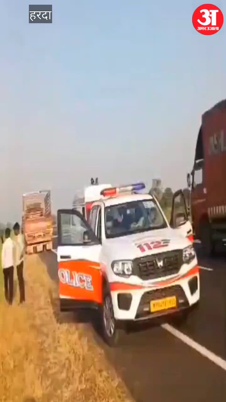 हरदा: इंदौर-नागपुर हाईवे पर बड़ा हादसा, अनियंत्रित होकर खेत में पलटा तार से भरा ट्रक; चार घायल