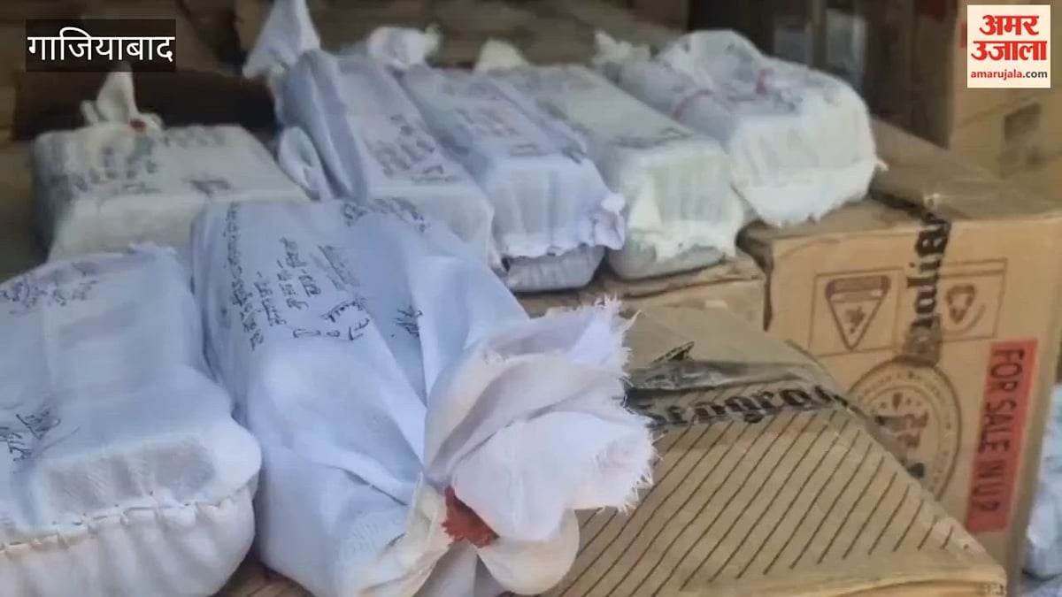 गाजियाबाद: मुरादनगर में आबकारी और पुलिस का छापा, लाखों रुपये की शराब संग पकड़े बाप-बेटा