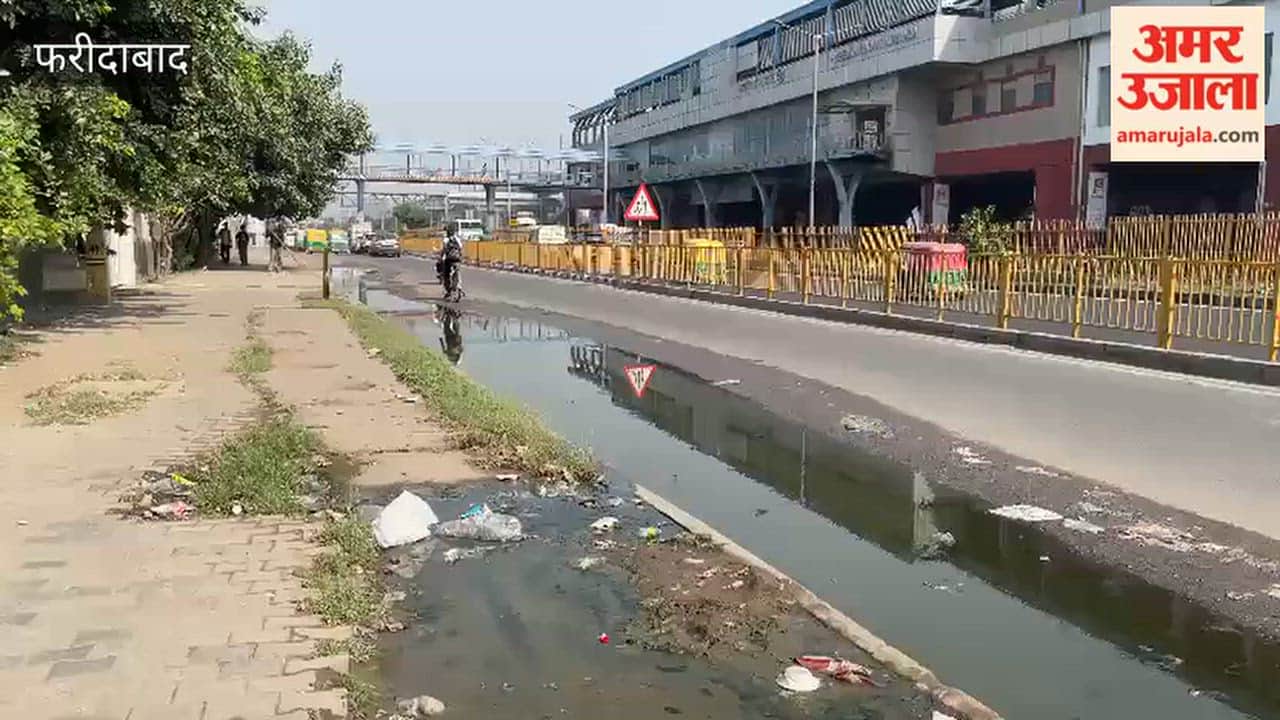 Overflowing sewerage along roadside near Neelam Ajronda Metro Station is causing inconvenience to people