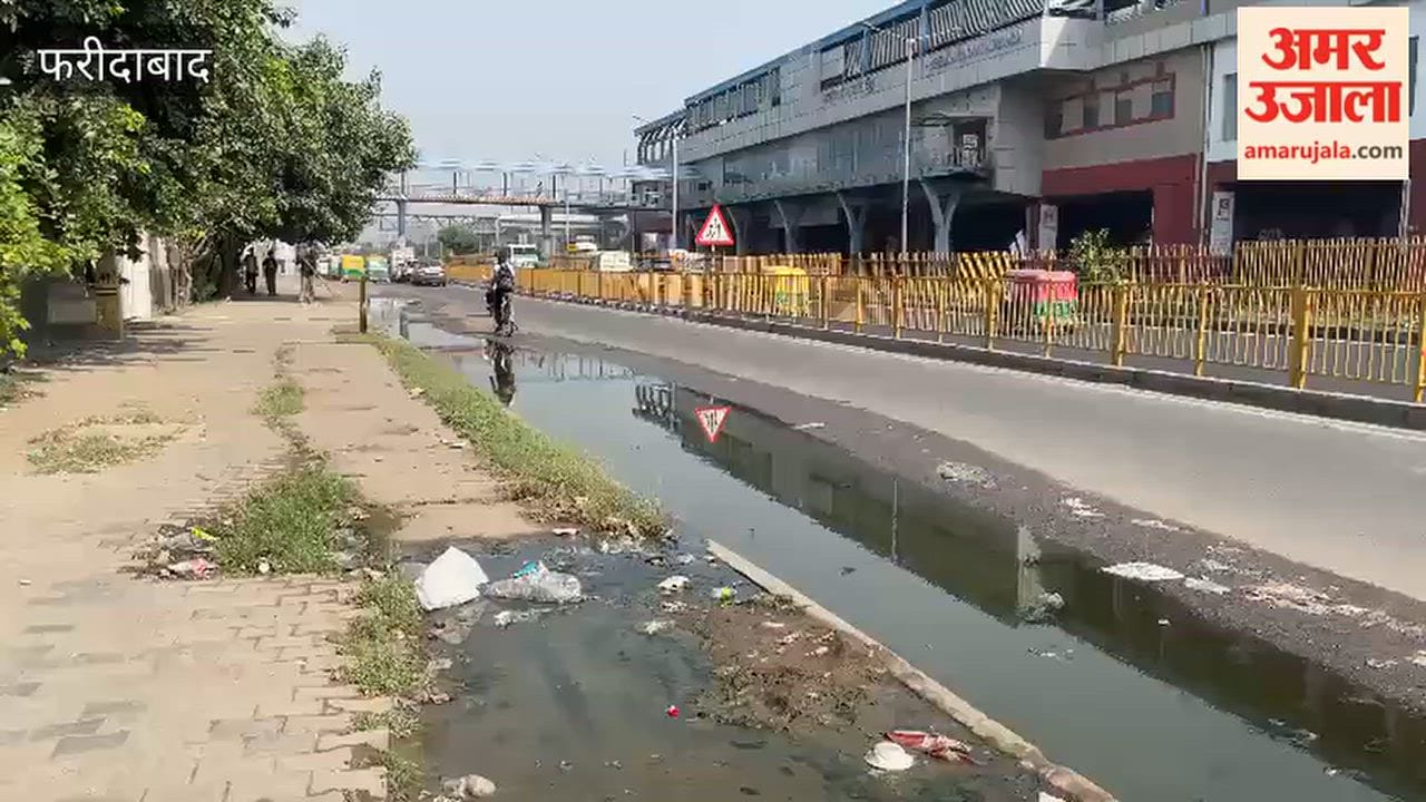 Overflowing sewerage along roadside near Neelam Ajronda Metro Station is causing inconvenience to people