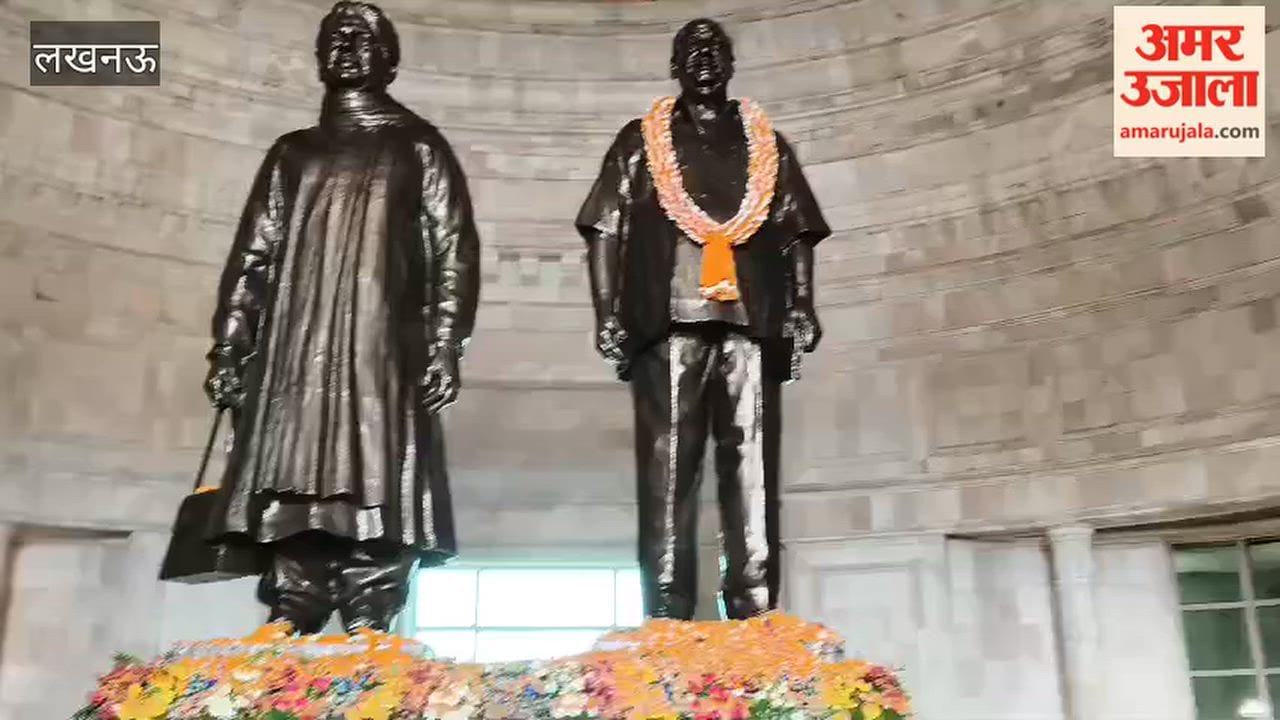 People paid floral tributes at Kanshiram Memorial Site in Lucknow on Mahaparinirvan Diwas