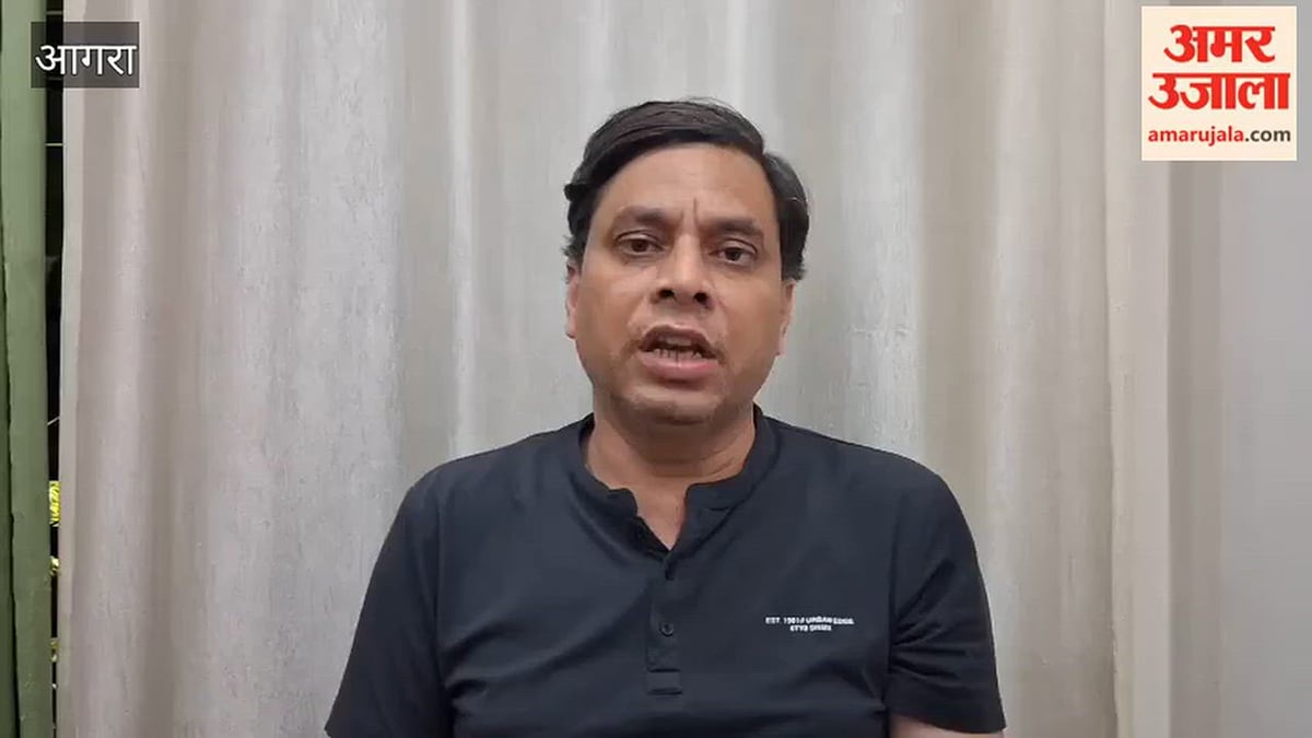 VIDEO:  खड़े ट्रैक्टर-ट्रॉली में घुसी बाइक, दो युवक गंभीर रूप से घायल