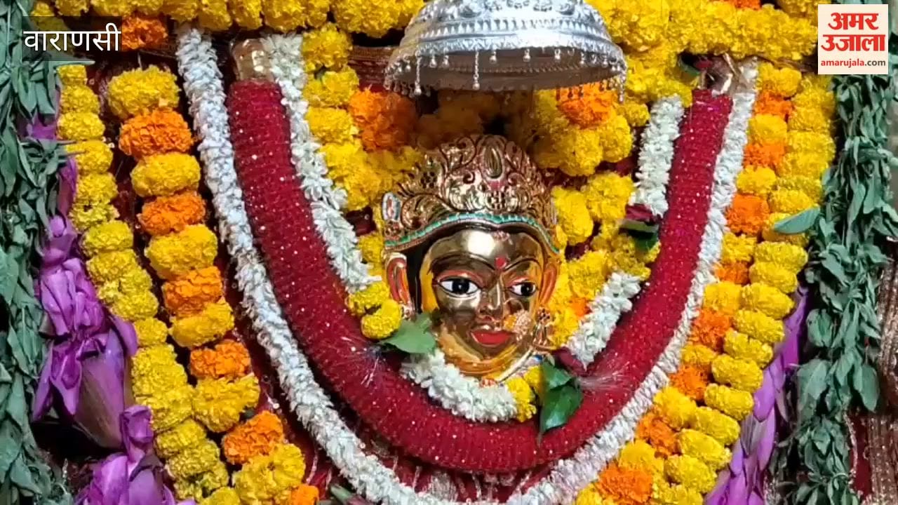 Devotees thronged seek blessings of Goddess Shailputri first day of Navratri queues formed temple