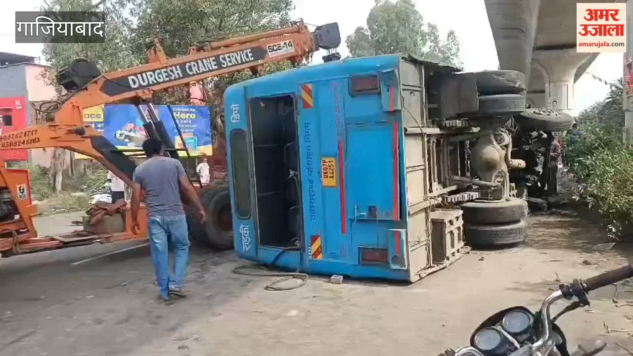 Roorkee Depot bus overturns after hitting divider near Muradnagar Gangnahar