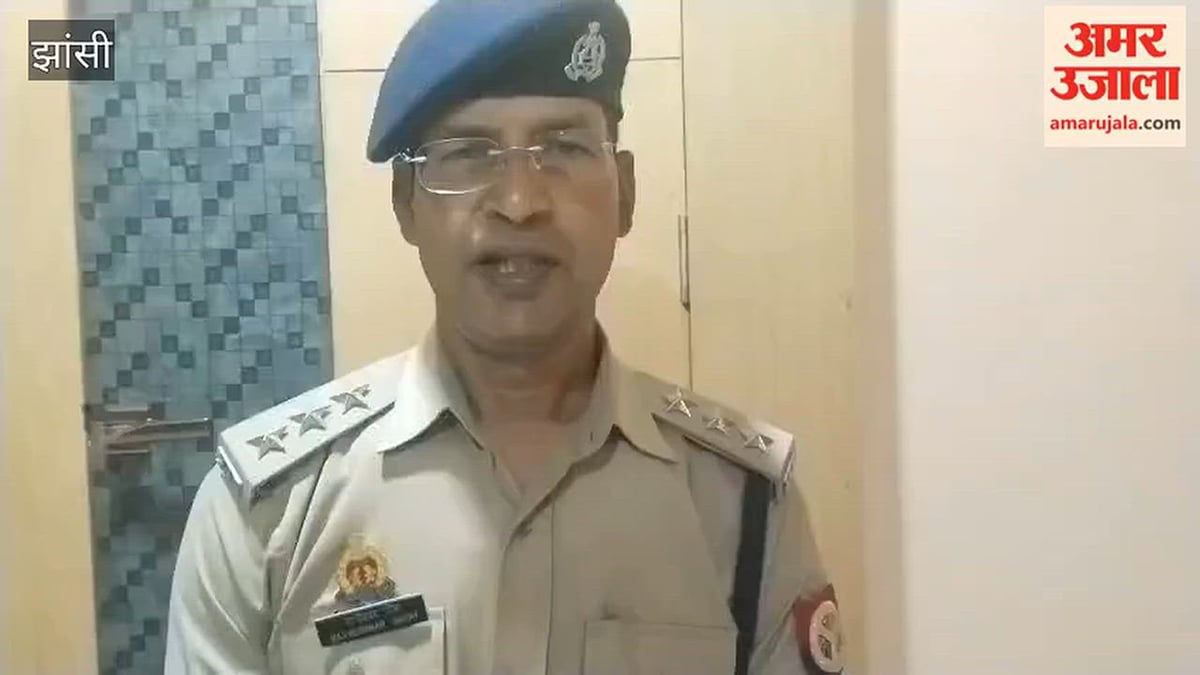 बारह साल पुराने लूट के मामले में वांछित काली सरकार गिरफ्तार, मामले की जानकारी देते सीओ रत्नेश्वर सिंह