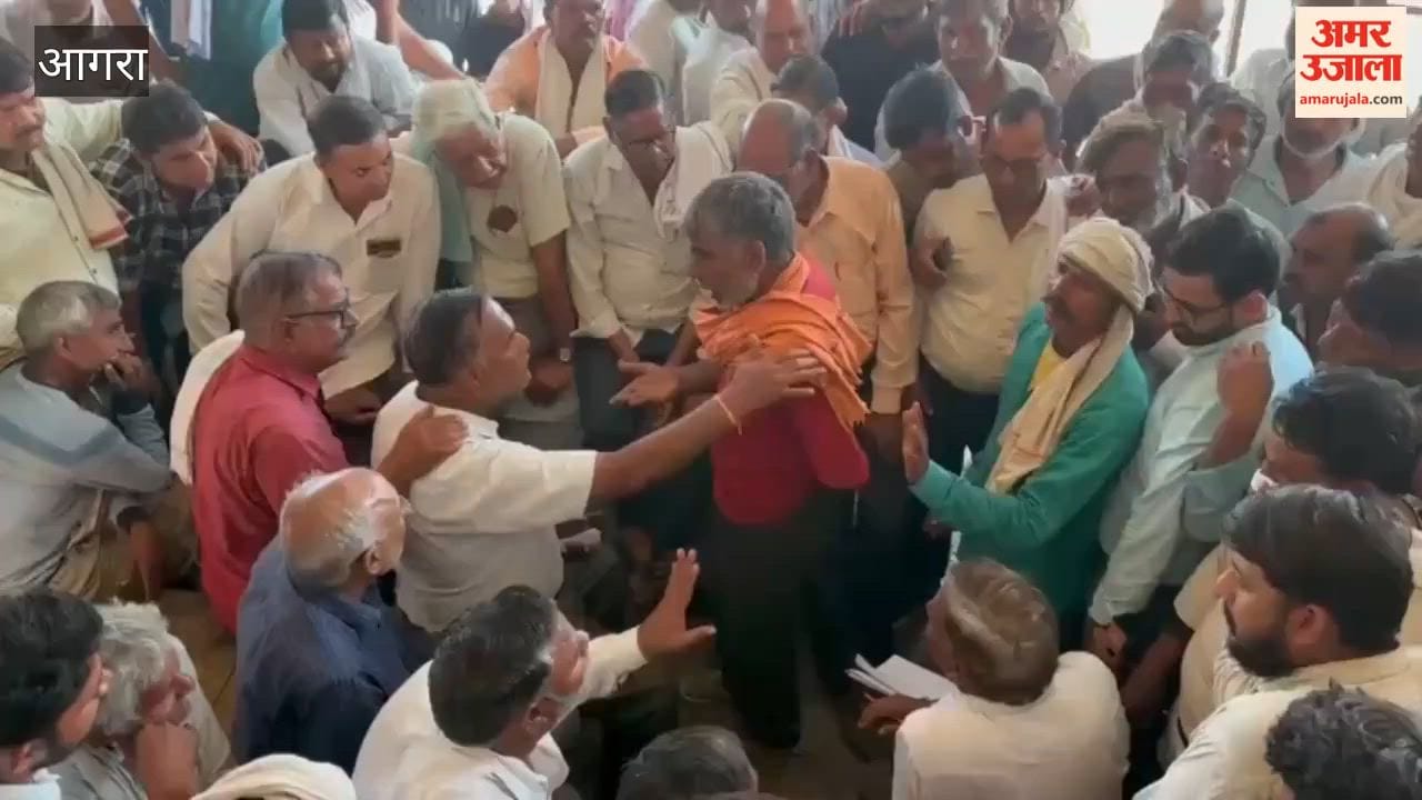 Workers staged protest demanding wage hike in agra