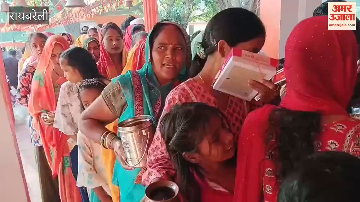 रायबरेली में नवरात्र के पहले दिन देवी मंदिरों में उमड़ी श्रद्धालुओं की भीड़