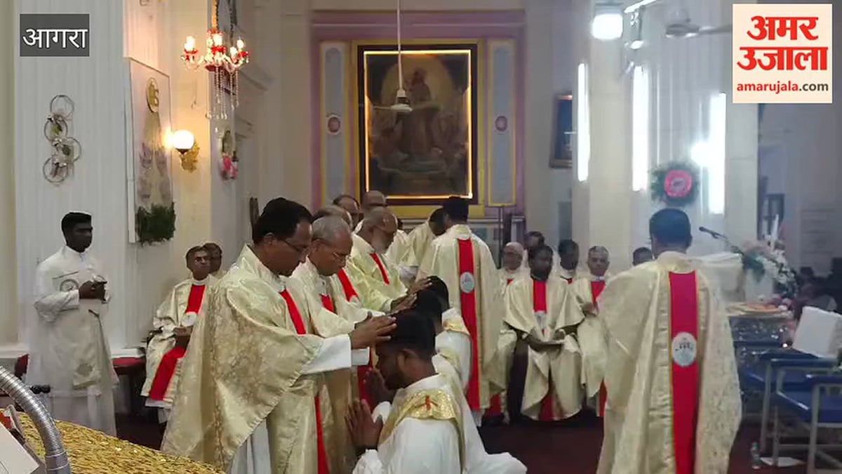 ईश्वर और जनता के बीच सेतु होता है पुरोहित: महाधर्माध्यक्ष डॉ. राफी मंजलि