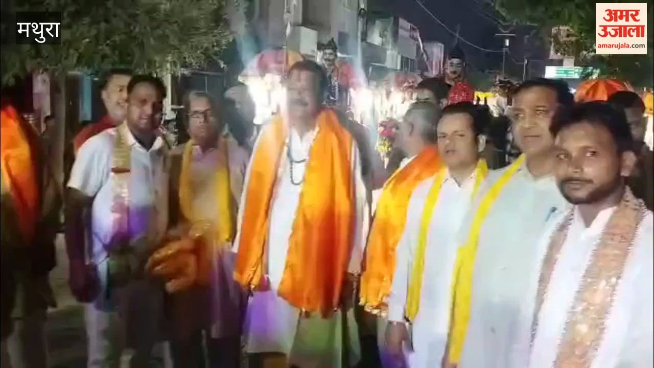 Baldev immersed in the spirit of Agrasen; 45 floats featured in the grand procession; 18 princes became the center of attraction; welcomed with showers of flowers at various points along the route.