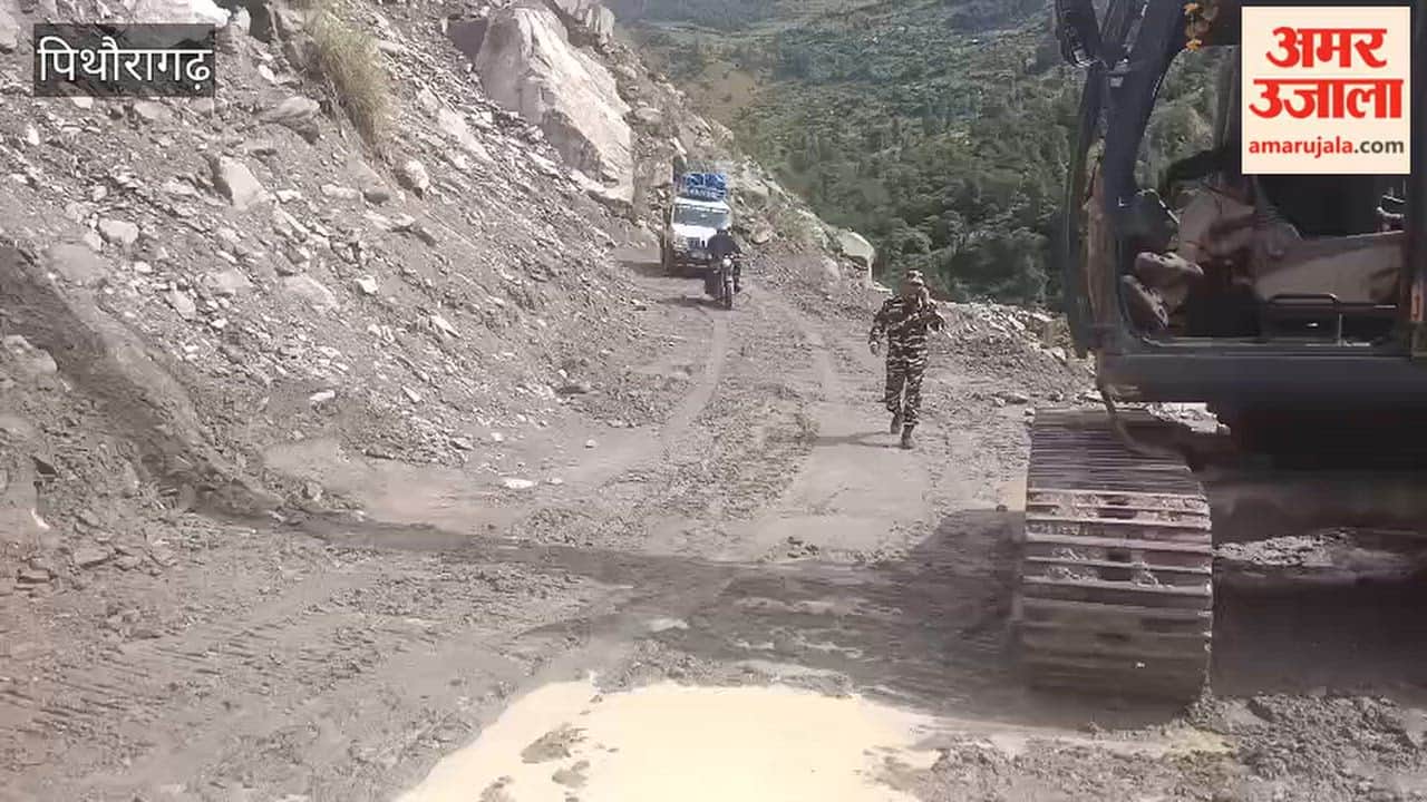 Passengers stranded for eight hours due to landslide on Adi Kailash route
