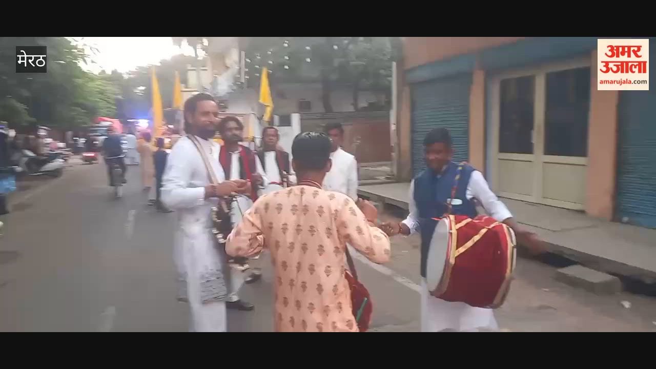 Meerut: Shiv Baraat taken out in Sadar; Ramlila performances to begin at Bhainsali Ground tomorrow.
