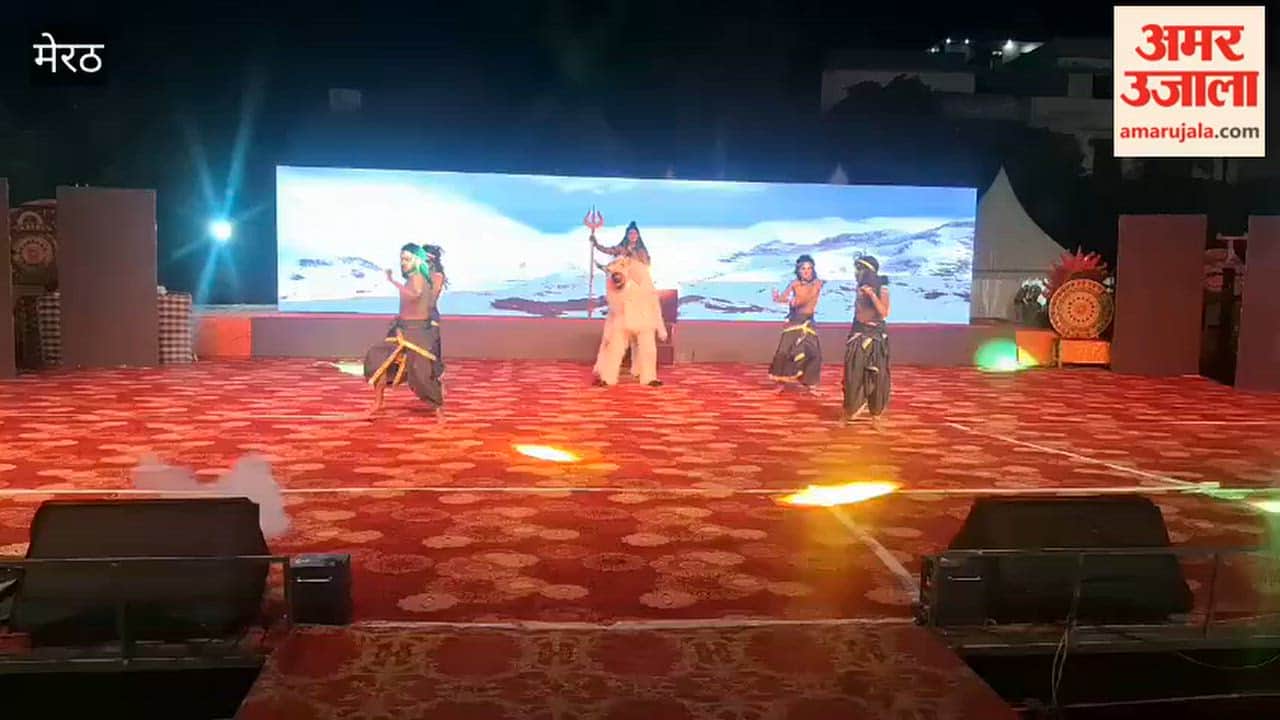 Meerut: Ramlila performance begins at Budhana Gate; Brahma, Vishnu, and Mahesh bestow blessings.