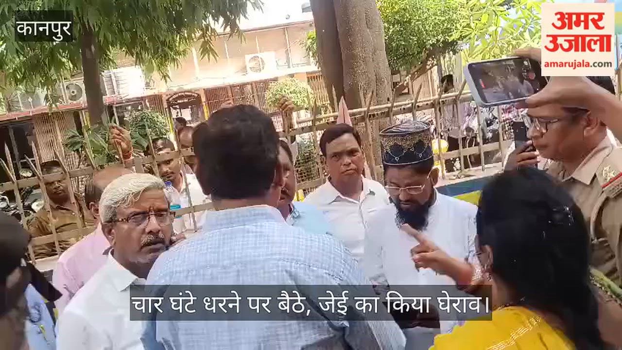 Kanpur Arya Nagar residents anger erupted over waterlogging in Shuklaganj