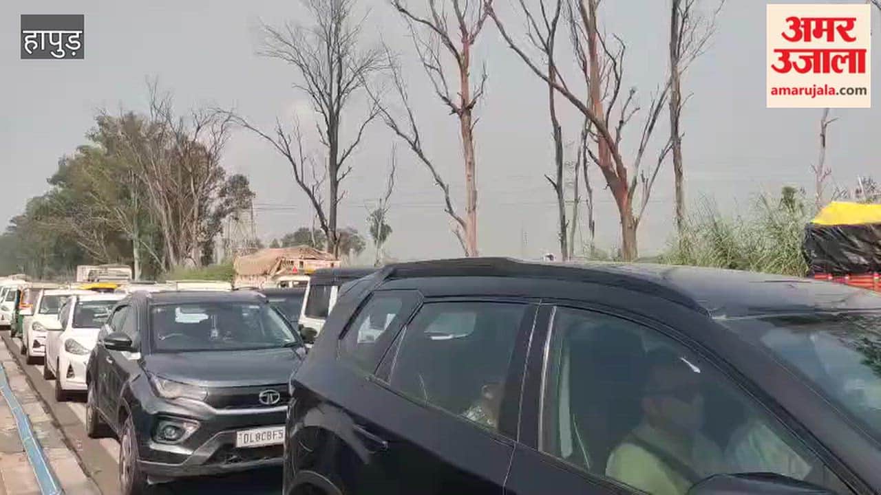 Huge crowds at Garhmukteshwar in Hapur on Pitra Amavasya