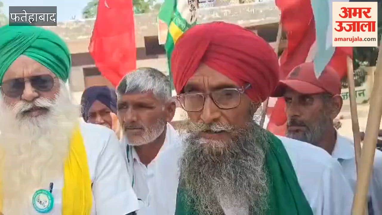 Farmers staged a protest at the 'Pakka Morcha' in Tohana, Fatehabad, opposing the SIR, and burned an effigy of the Election Commissioner.