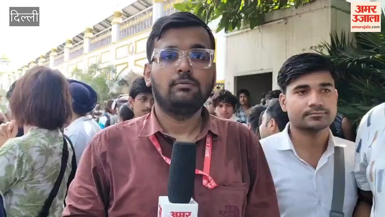 Police detained protesters near Bangla Sahib Gurudwara