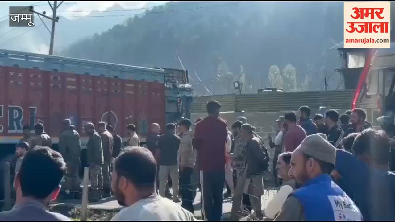 Two Truck Drivers Injured in Head-On Collision on Srinagar–Leh Highway at Gund, Ganderbal