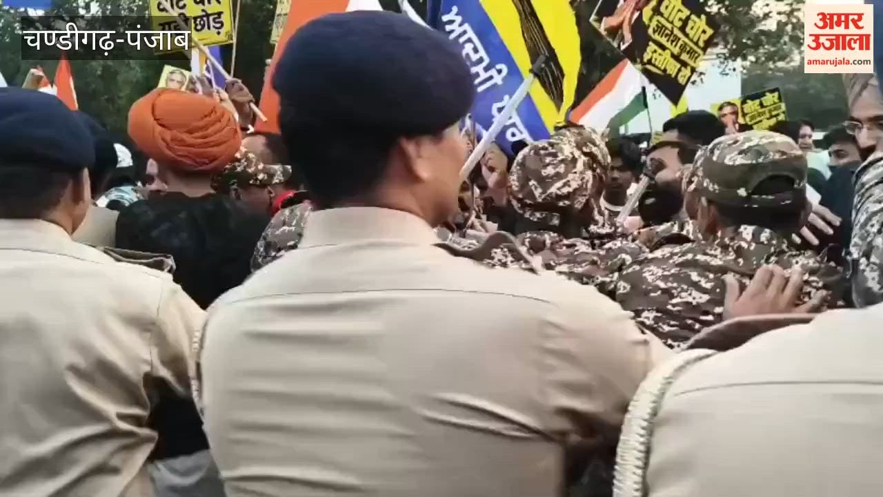 The police stopped AAP workers at the Plaza in Chandigarh Sector 17.