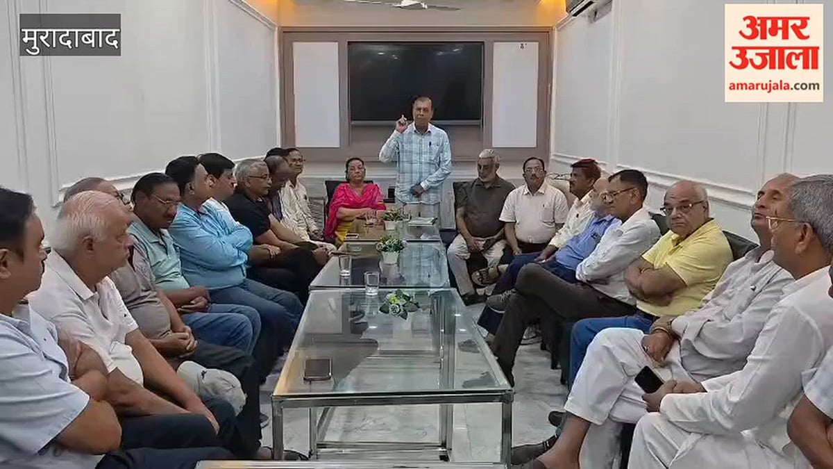 पार्षद के समर्थन में आए कॉलोनी वाले बोले- सम्मान से सदन में बुलाएं महापौर