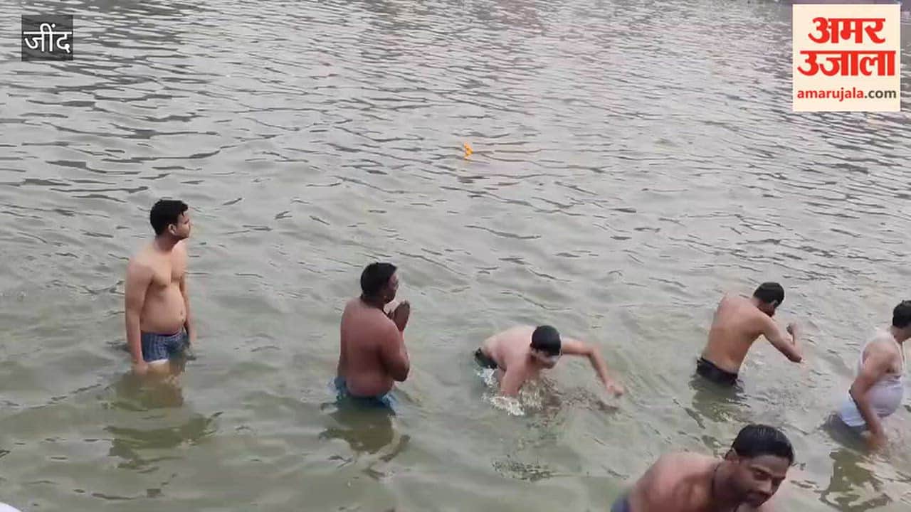 Devotees took a holy dip and performed *Pind Daan* at the Pandu Pindara pilgrimage site on Sarvapitri Amavasya.