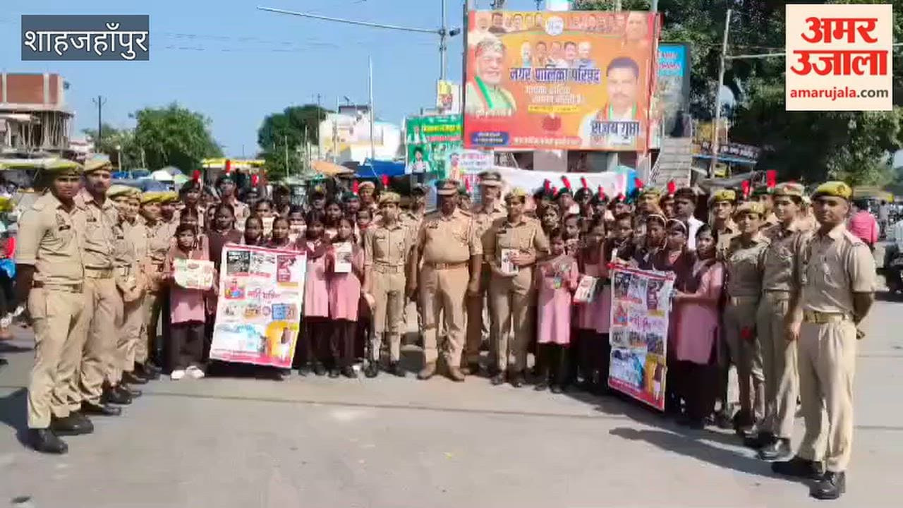 students conducted a traffic awareness campaign with the police in Puwayan