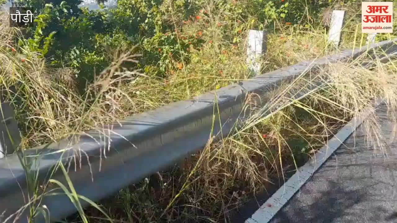Srinagar: Nuts and bolts of crash barriers missing on the Kirtinagar-Badiyargarh motor road