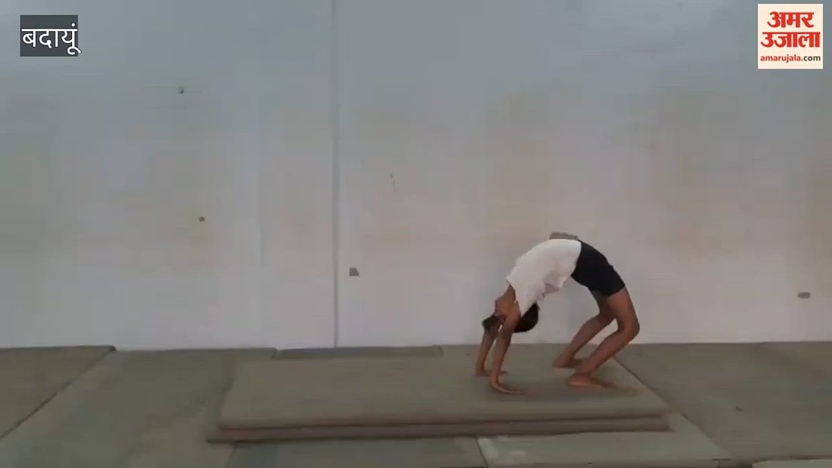 बदायूं: जिम्नास्टिक प्रतियोगिता की तैयारी, स्पोर्ट्स स्टेडियम में खिलाड़ी बहा रहीं पसीना