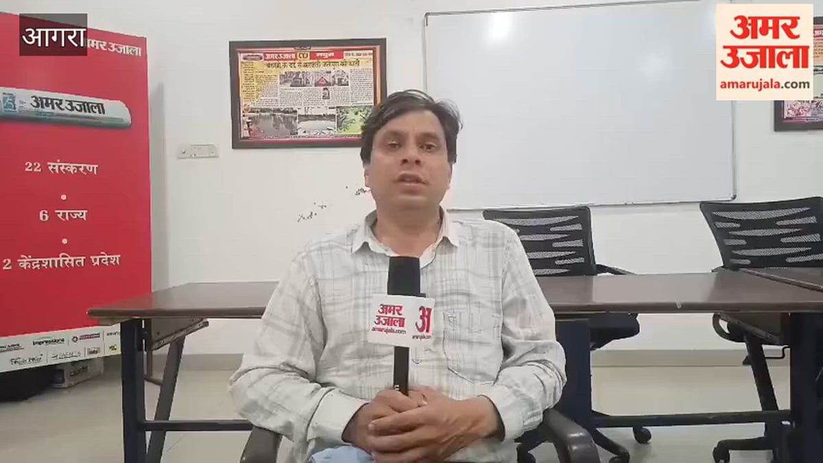 VIDEO: गली में बाइक से चक्कर काट रहे थे युवक, रोकने पर पीटा