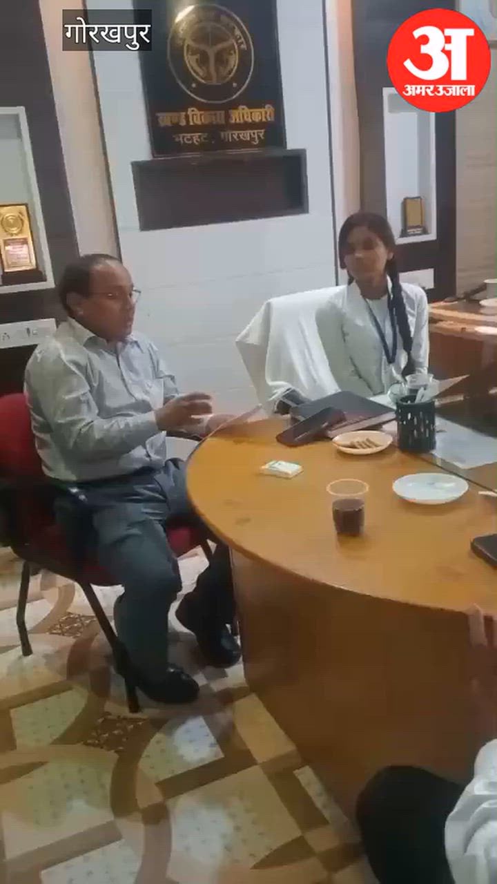 छात्रा रोशनी वर्मा एक दिन के लिए बनी खंड विकास अधिकारी