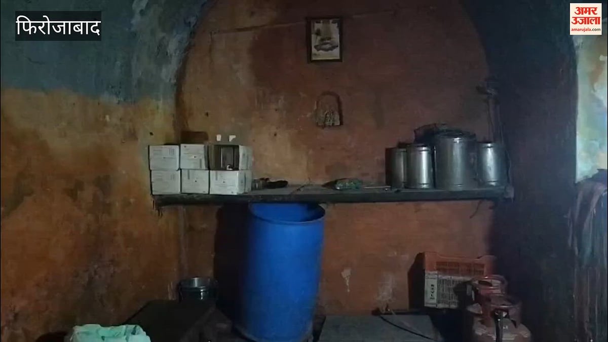 VIDEO: जीआरपी बैरक के निकट बन रही अवैध खाद्य सामग्री, यात्रियों को जा रही परोसी