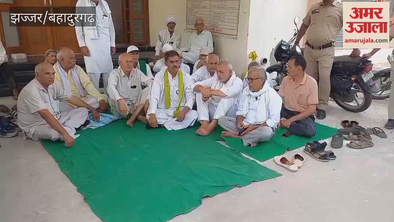 Farmers in Jhajjar lock Market Committee office