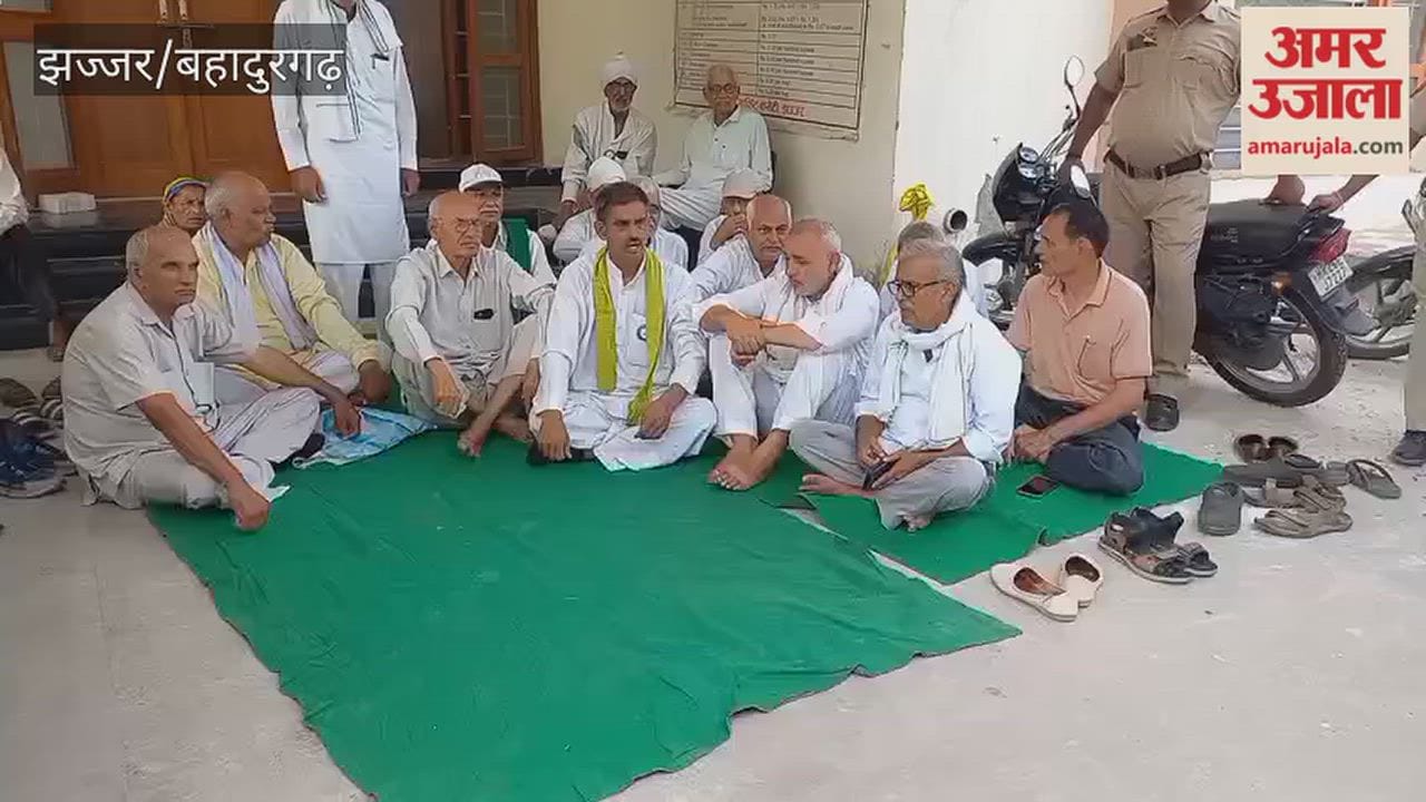 Farmers in Jhajjar lock Market Committee office