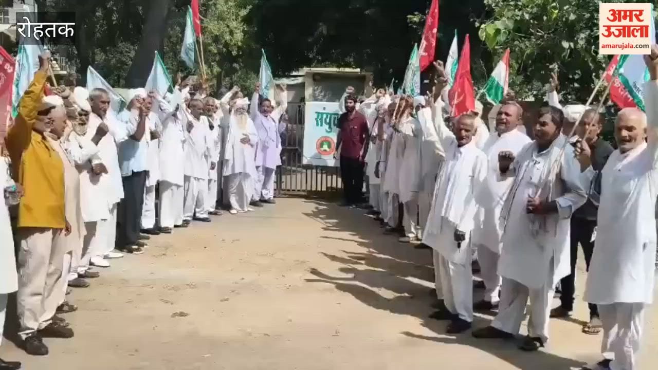 Farmers lock up Market Committee office in Rohtak; say promises were made for 24 crops, but they are getting only half the price