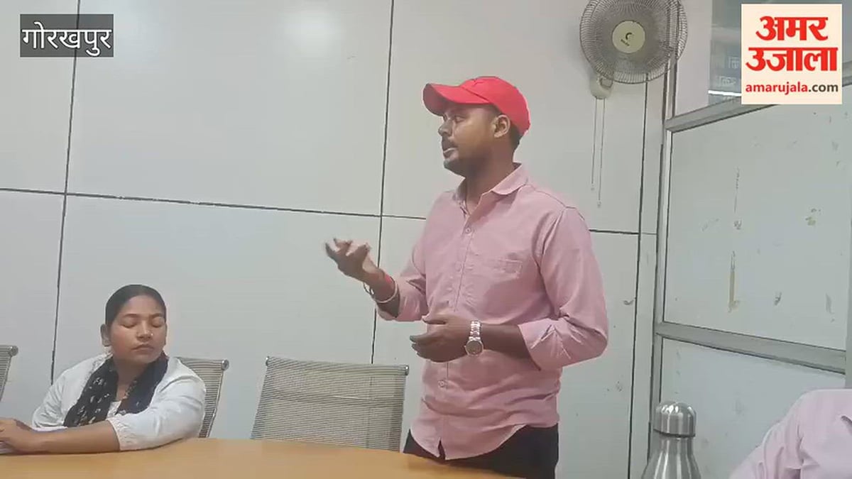 गोरखपुर: सिलाई से अचार-पापड़ तक के कारोबार से कमाई के बताए तरीके