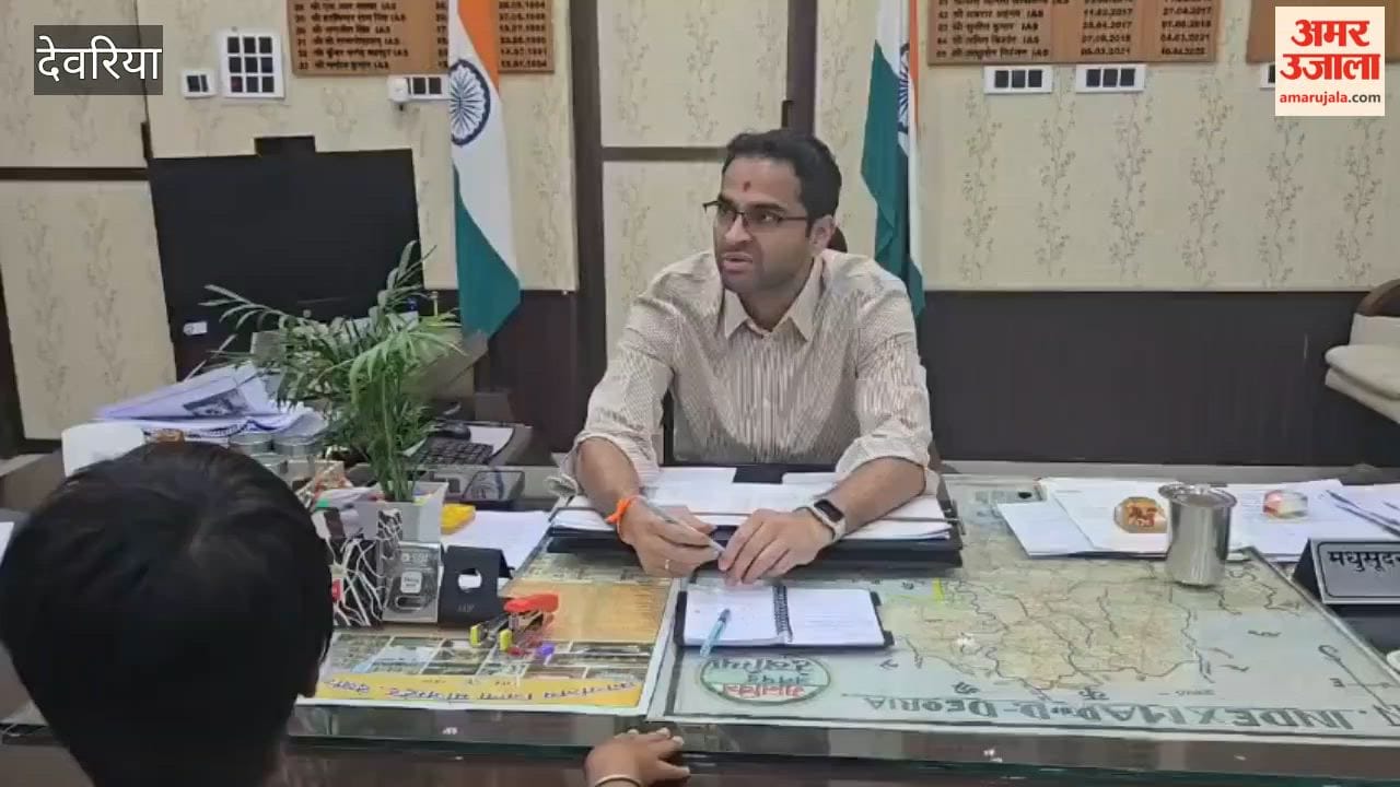 eoria DM Madhusudan Hulgi Impressed by Little Girl’s Talent During Janata Darshan