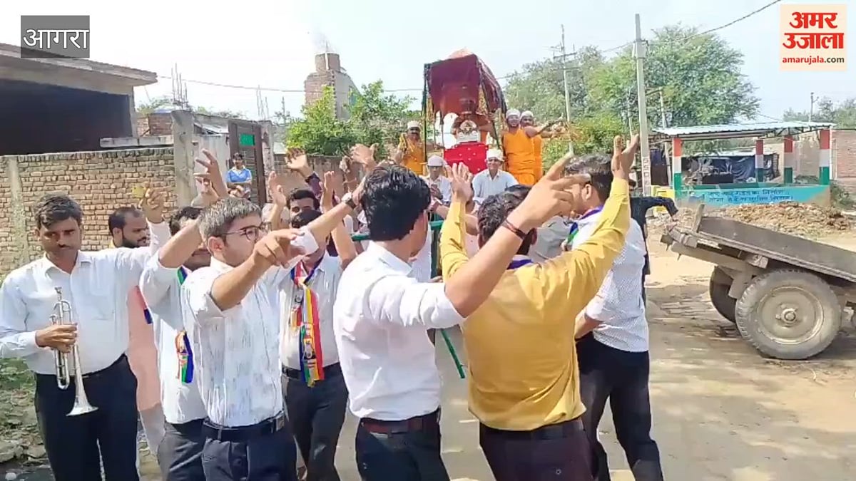 VIDEO: आगरा के बरहन में धूमधाम से निकाली गई दिगम्बर जैन रथयात्रा