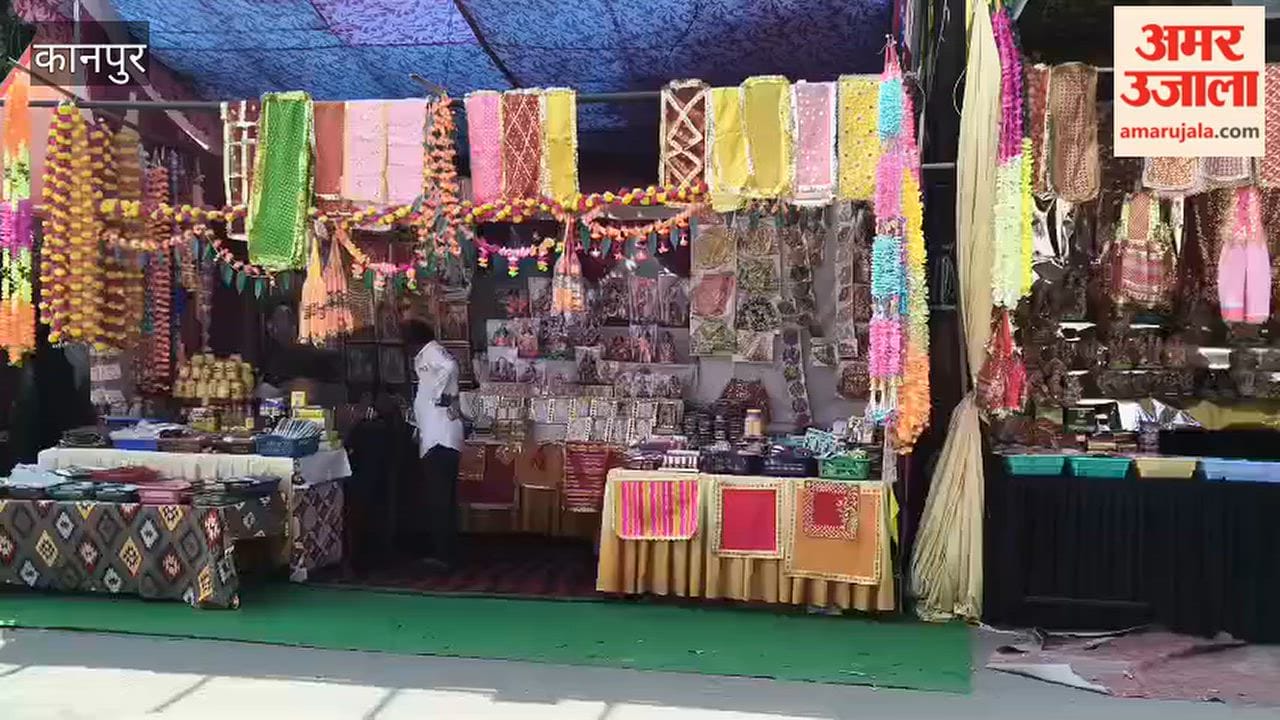 Kanpur: Shops decked out for Navratri in Chakeri's Harjinder Nagar