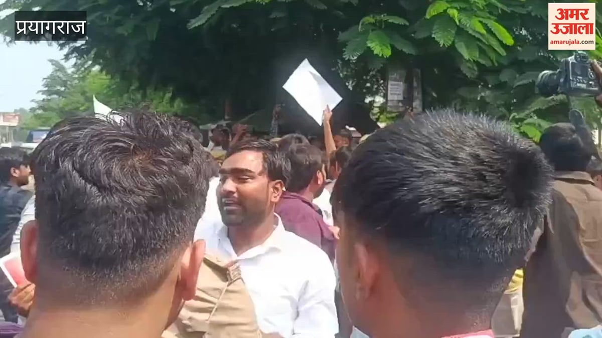सीईसी ज्ञानेश कुमार के इस्तीफे की मांग को लेकर सड़क पर उतरे छात्र, पुलिस ने लिया हिरासत में