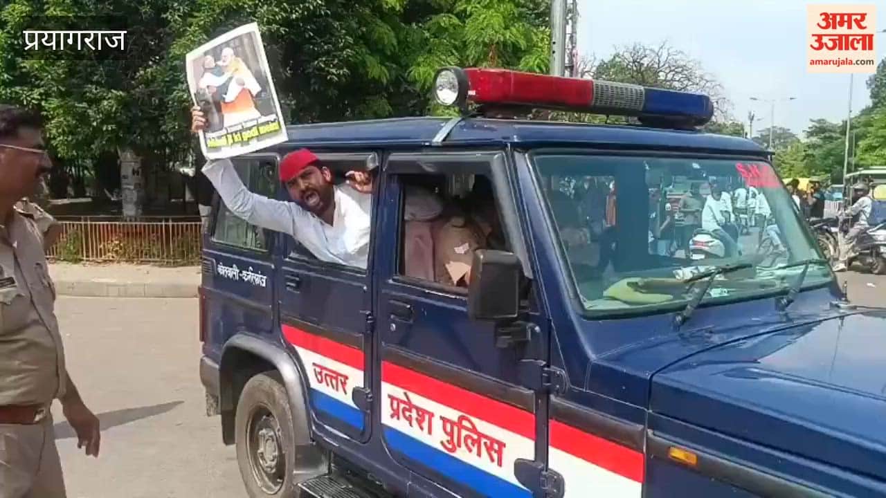 Aspirants took to the streets against Gyanesh Kumar; police struggled to bring the situation under control.