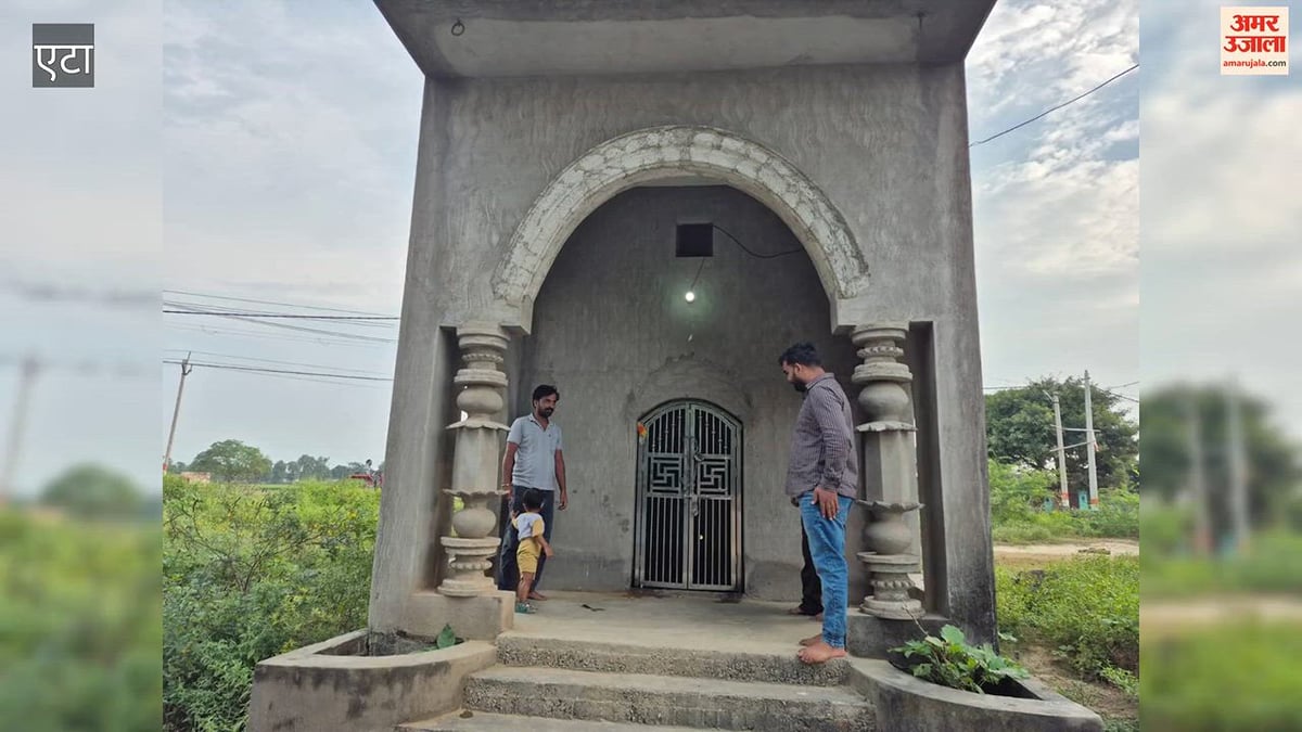 VIDEO: शिव मंदिर के ताले तोड़कर चोरी, नागराज-पीतल की थाली समेत पूजा का सामान ले गए चोर