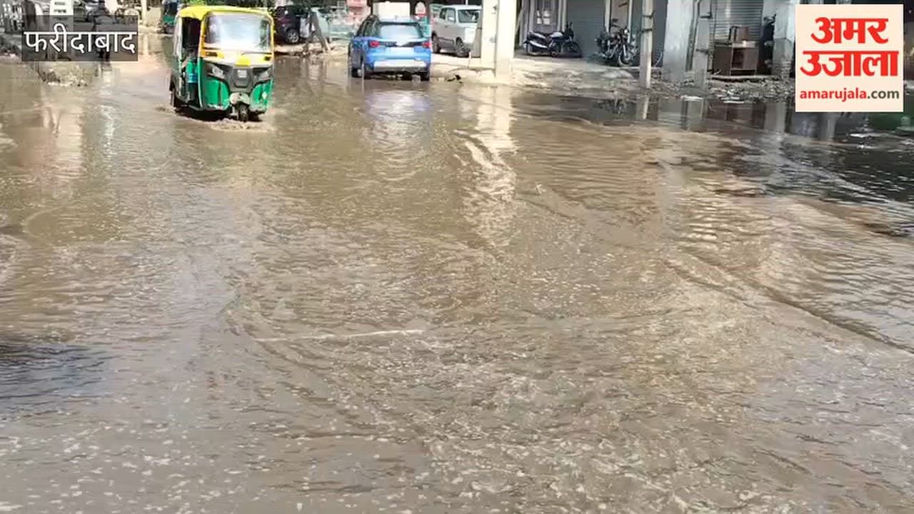 Waterlogging due to rain in Faridabad poses a risk to two-wheeler riders